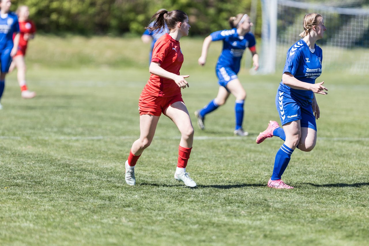 Bild 315 - F TSV Zarpen - Holstein Kiel II : Ergebnis: 2:6